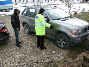 Una din maşinile de lux furate, găsită la  Suceava
