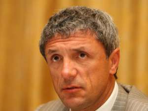 Gică Popescu va candida la şefia FRF la alegerile din 2014