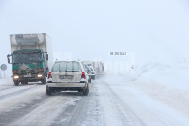 Toate drumurile din judeţul Suceava sunt deschise circulaţiei rutiere, traficul desfăşurându-se în condiţii de iarnă