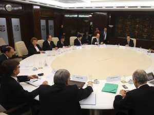 Primul-ministru Victor Ponta s-a întâlnit, la Palatul Victoria, cu reprezentanți ai FMI, Băncii Mondiale și Comisiei Europene