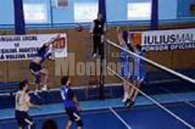  - Victorie pentru voleibaliştii de la C.S.M în primul joc oficial al anului