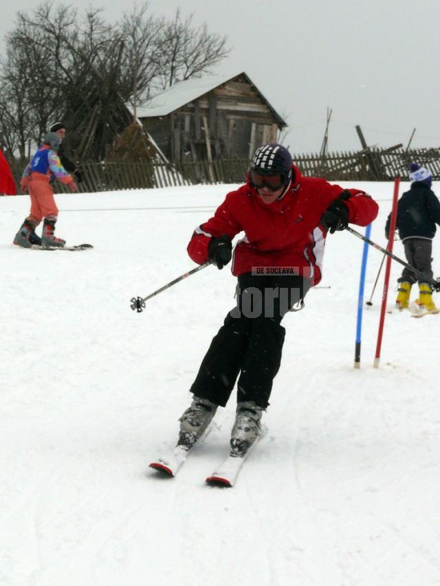 „Iarna în Poieniţă” a reunit peste 200 de practicanţi ai sporturilor de iarnă