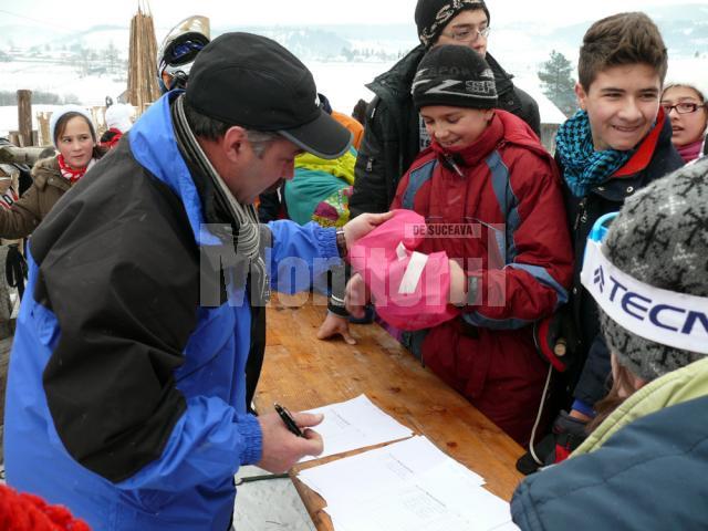 „Iarna în Poieniţă” a reunit peste 200 de practicanţi ai sporturilor de iarnă