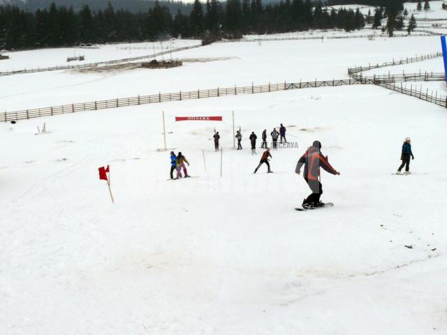 „Iarna în Poieniţă” a reunit peste 200 de practicanţi ai sporturilor de iarnă