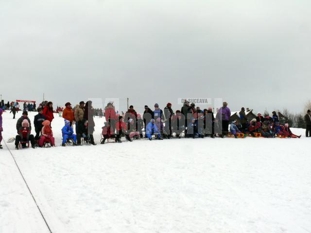 „Iarna în Poieniţă” a reunit peste 200 de practicanţi ai sporturilor de iarnă