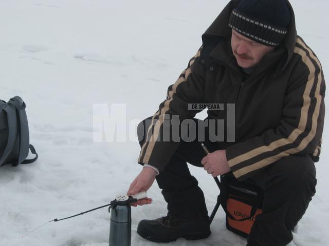 Concurs de pescuit la copcă la Lipoveni