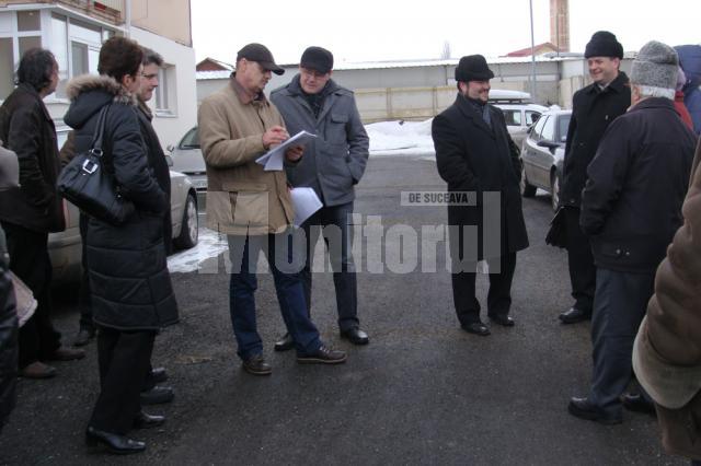 Au fost atribuite primele 24 de locuri de parcare pe strada Izvor, în zona Bazarului