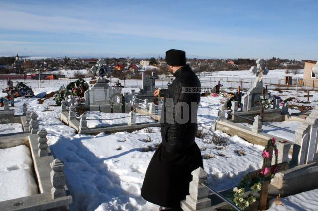 Preotul Budeanu spune că hoţii au uitat de Dumnezeu când au venit la furat