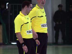 Cei doi arbitri sârbi arbitrează din nou Universitatea în Challenge Cup