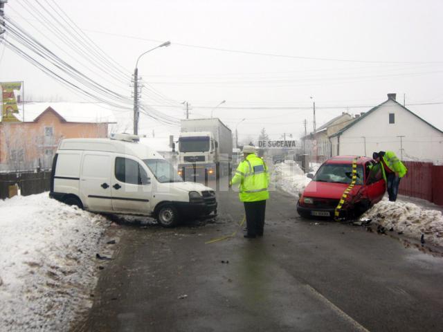 Accidentul de ieri dimineaţa de pe strada Gheorghe Doja