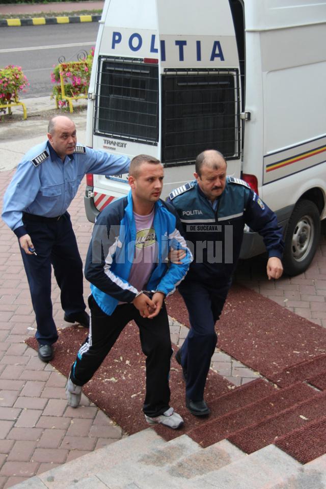 Unul dintre suspecţi, Daniel Gheorghe Doroftei, zis „Ţuri”