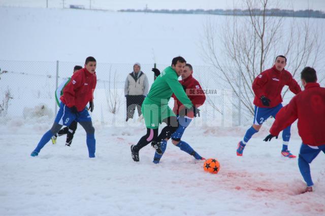 Lupta apriga pentru balon în confruntarea dintre Sporting şi FC Pojorâta
