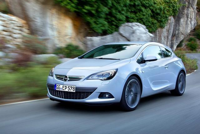 Opel Astra GTC este sportiv, inovativ și atractiv