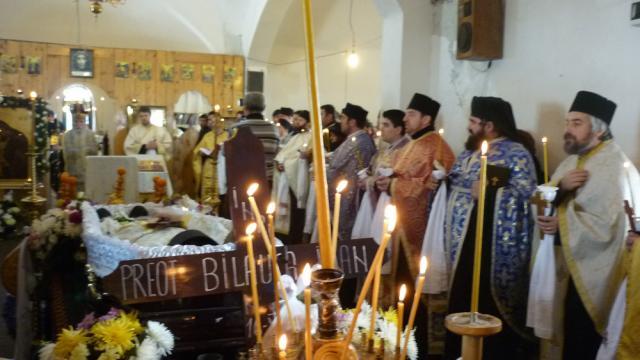 Parintele Ioan Bilauca, condus pe ultimul drum. Foto: Cristina Scorțariu