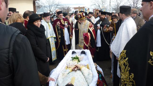 Parintele Ioan Bilauca, condus pe ultimul drum. Foto: Cristina Scorțariu