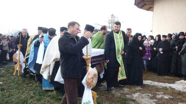 Parintele Ioan Bilauca, condus pe ultimul drum. Foto: Cristina Scorțariu