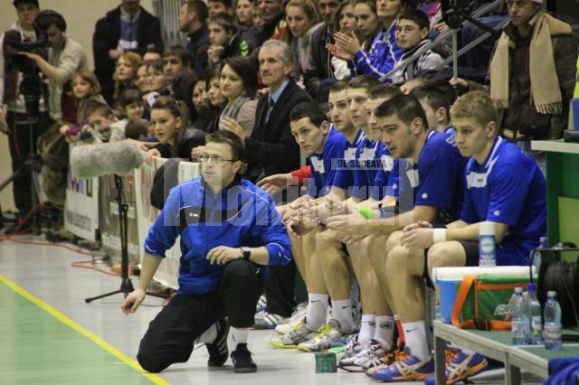 Antrenorul Răzvan Bernicu speră ca elevii săi să anihileze linia de 9 metri a ciprioților, cea care le-a dat bătăi de cap în meciul din tur