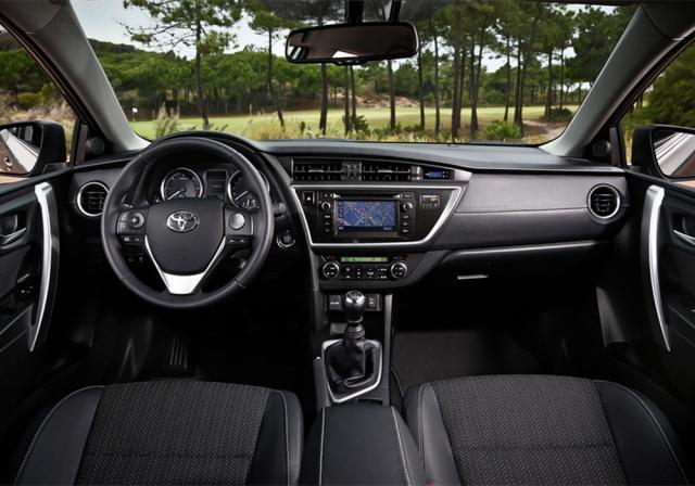 Toyota introduce pe piața românească noul Auris