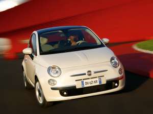 Fiat dezvoltă o versiune hibridă a modelului de oraș 500