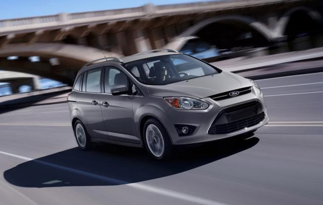 Ford C-MAX, spațiu și versatilitate sporită