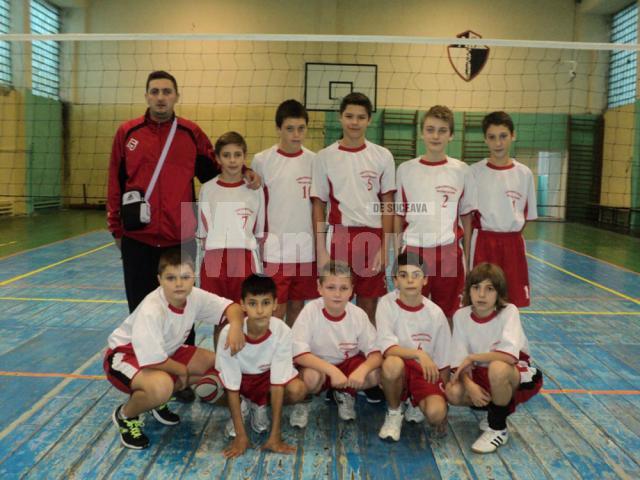 Echipa de minivolei - băieţi a Clubului Sportiv Şcolar "Nicu Gane"