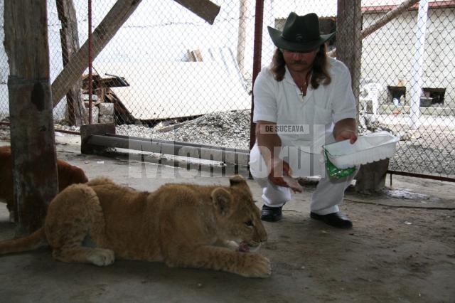 Dorin Şoimaru şi câţiva dintre leii săi