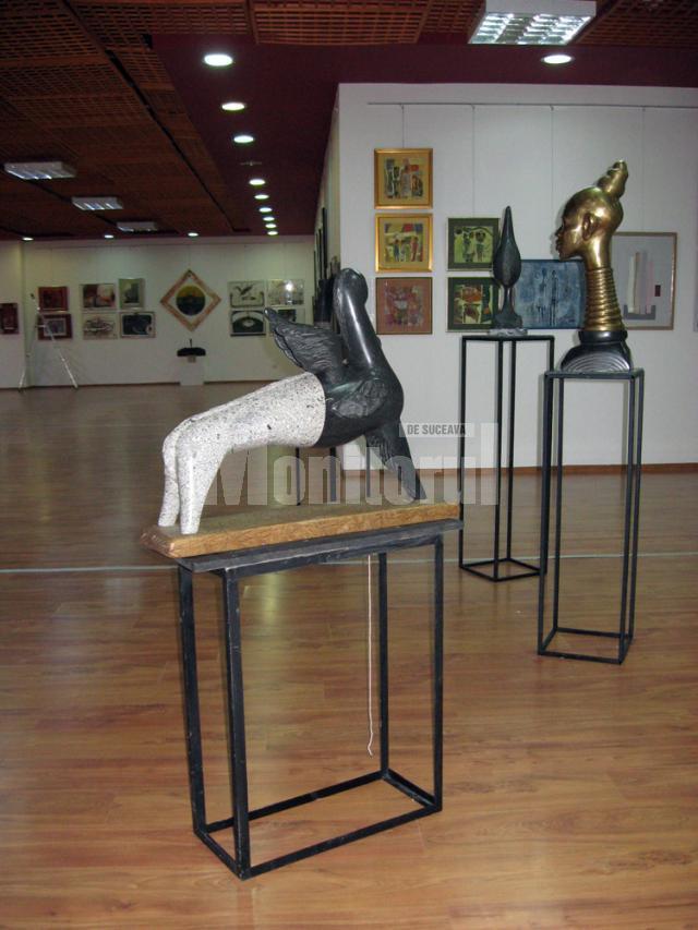 Expoziţia de pictură, grafică şi sculptură „Suprapuneri”