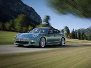 Porsche Panamera este cea economică limuzină premium sport