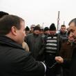 Prefectul de Suceava, Florin Sinescu, a discutat cu protestatarii