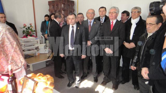 Deputatul Uniunii Social Liberale din Colegiul nr. 6 Suceava, Constantin Galan, a inaugurat sâmbăta trecută un birou parlamentar în municipiul Rădăuţi