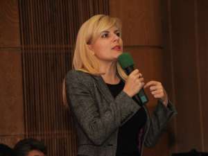 Elena Udrea a venit la Suceava pentru a-şi susţine candidatura la şefia PDL