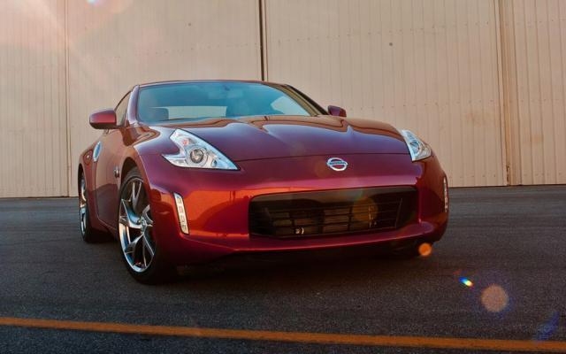 Nissan 370Z oferă sportivitate şi performanţă maximă