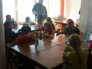 15 copii veniţi în excursie la Suceava şi-au petrecut noaptea în Căminul Cultural din Grăniceşti