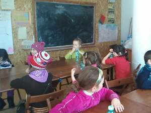 15 copii veniţi în excursie la Suceava şi-au petrecut noaptea în Căminul Cultural din Grăniceşti