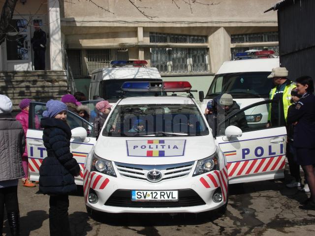 autospecială din dotarea poliţiei