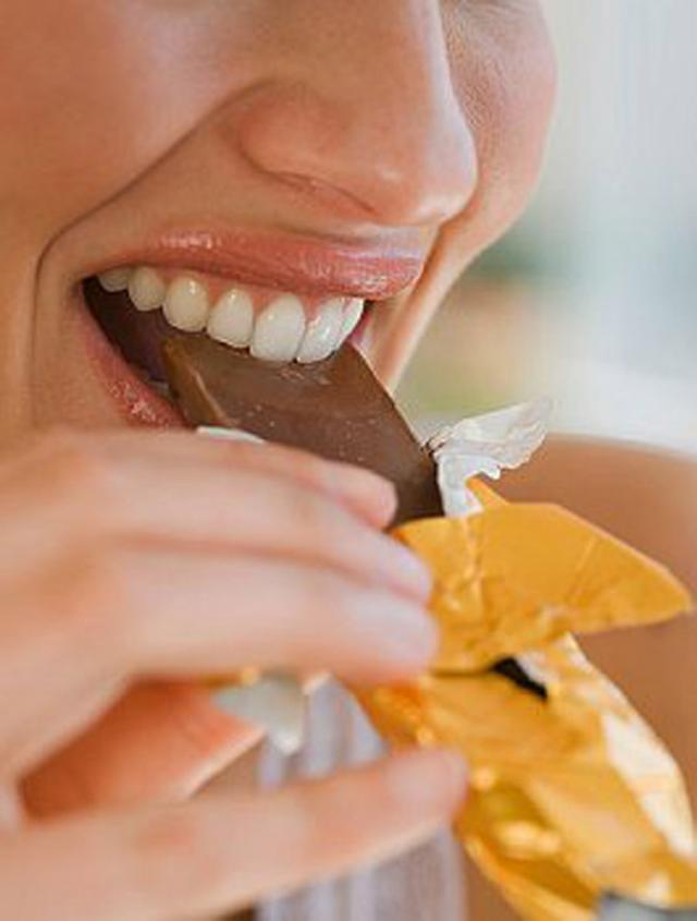 Ciocolata are efect asupra nivelului de dioxid de carbon care afectează vasele de sânge, îmbunătăţind circulaţia Foto: CORBIS