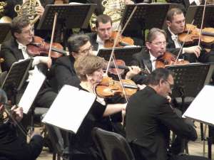 Orchestra Filarmonicii Botoşani va susţine astăzi un concert-lecţie la Suceava