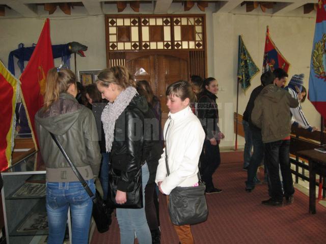 Expoziţia Şcoli şi şcolari