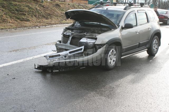 Dacia Duster implicată în accident