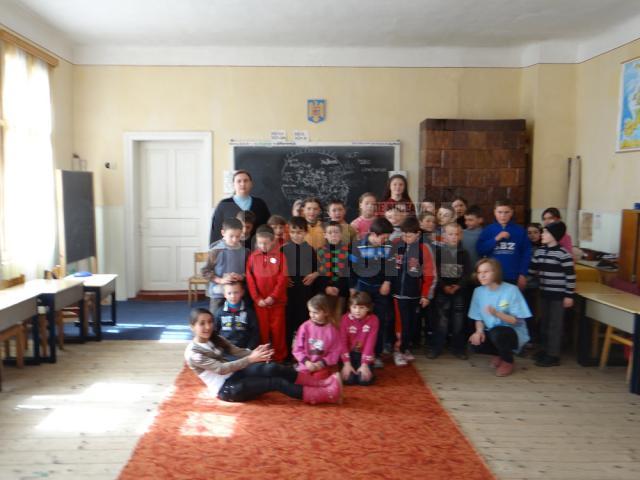 Zile de joacă, organizate pentru copiii din Vatra Moldoviţei
