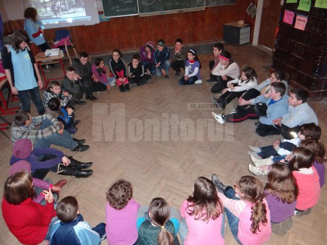 Zile de joacă, organizate pentru copiii din Vatra Moldoviţei