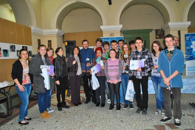 Elevi de la Colegiul „Dragoş Vodă”, premiaţi la Concursul „Dual PC”, desfăşurat la Sibiu