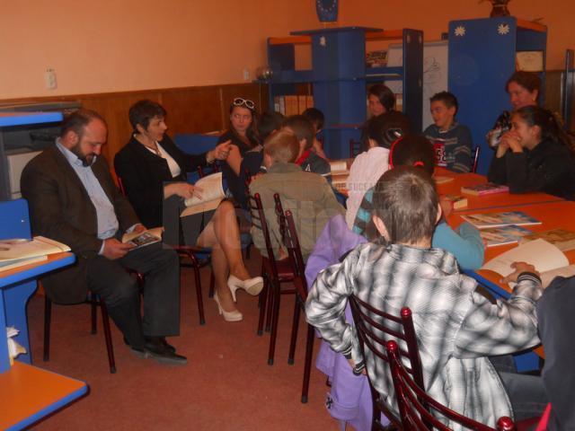 „Nopţile bibliotecilor deschise”, la Vatra Moldoviţei