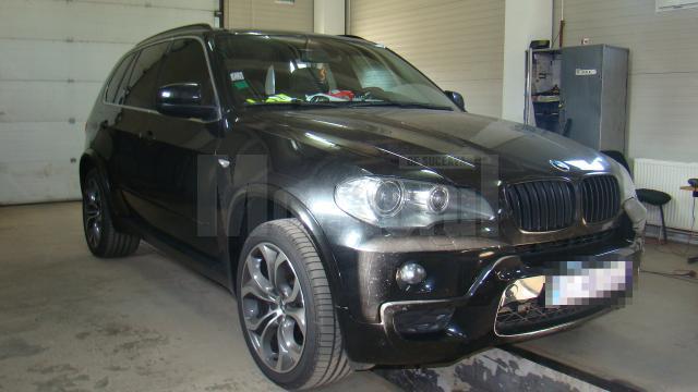 BMW X5 furat din Italia