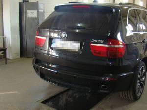 Autoturismul marca BMW X5, în valoare 20.000 de euro, a fost indisponibilizat la sediul Sectorului Poliţiei de Frontieră Rădăuţi