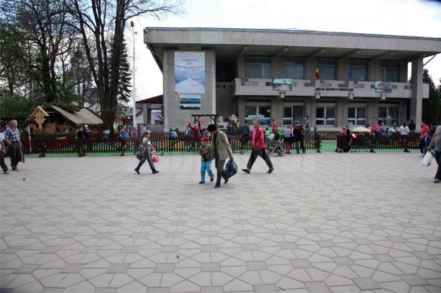Centrul municipiului Câmpulung Moldovenesc a fost pregătit pentru Sărbătorile Pascale