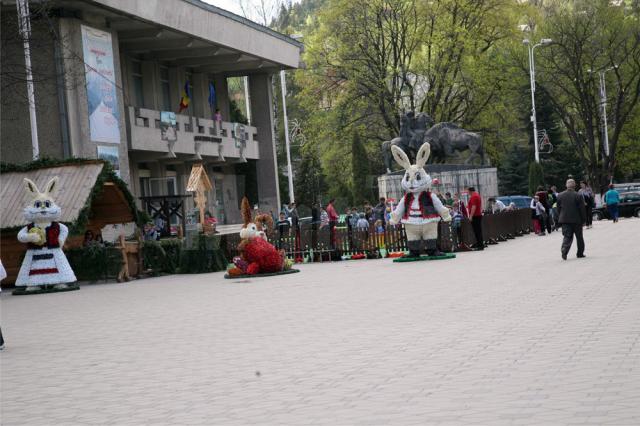 Centrul municipiului Câmpulung Moldovenesc a fost pregătit pentru Sărbătorile Pascale