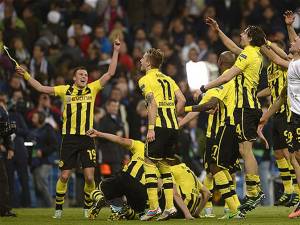 Jucătorii Borussiei Dortmund exultă după calificarea în finala Ligii Campionilor