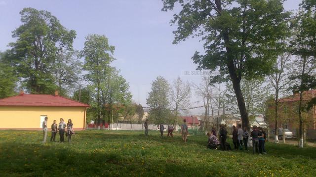 „Ziua curățeniei de primăvară”, la Liceul Tehnologic Dumbrăveni