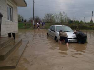 Blestemul inundaţiilor a lovit în Săptămâna Patimilor